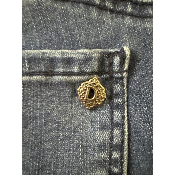 Democracy "Ab"solution, Size 8 Distressed Cut Off Bermuda Shorts - Picture 4 of 6